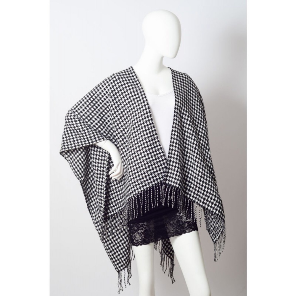 Houndstooth Ruana - Picture 5 of 6